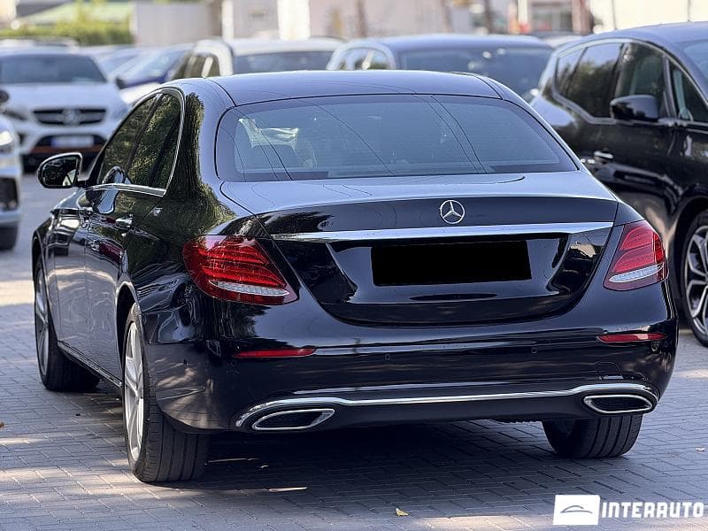 2017 Mercedes E 220 — Miniatură 4