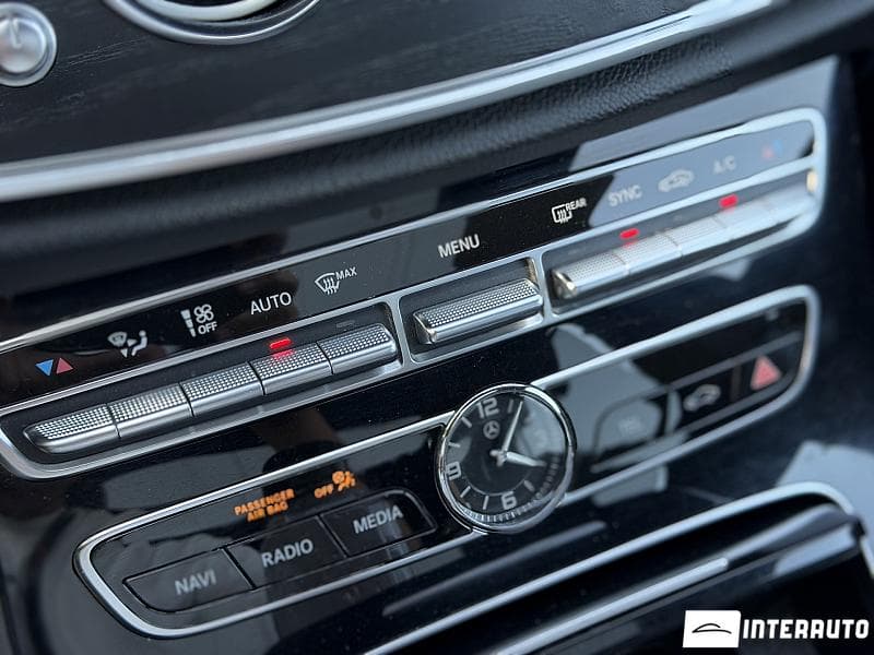 2017 Mercedes E 220 — Miniatură 15