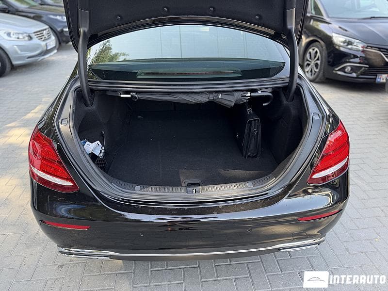 2017 Mercedes E 220 — Miniatură 20
