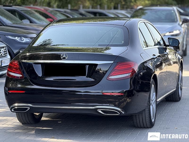 2017 Mercedes E 220 — Miniatură 2