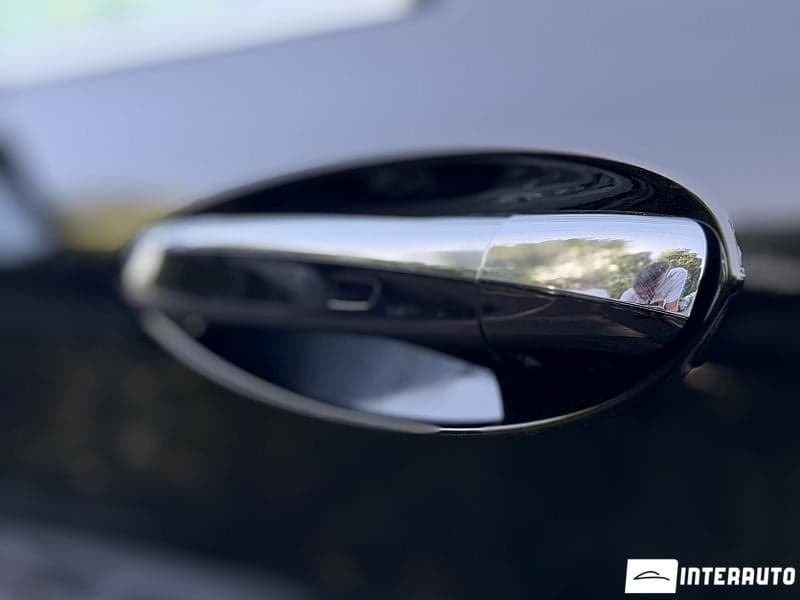 2017 Mercedes E 220 — Miniatură 6
