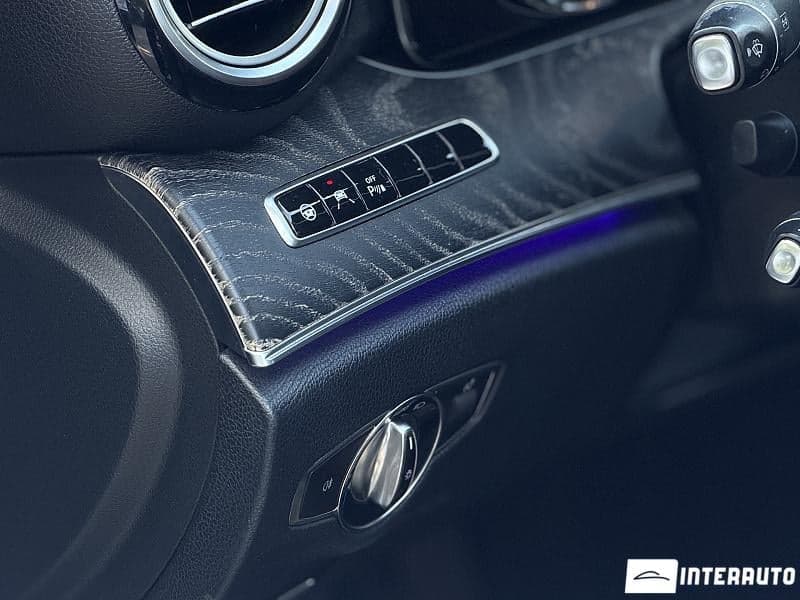 2017 Mercedes E 220 — Miniatură 8