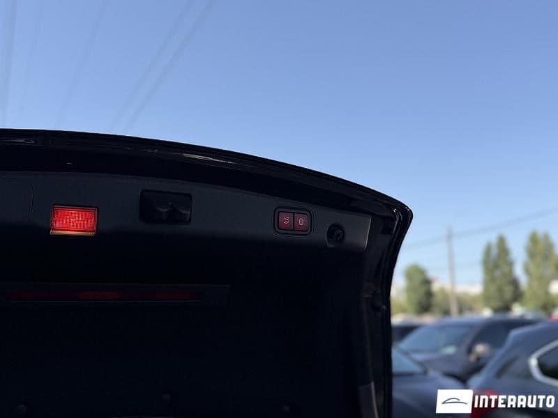 2017 Mercedes E 220 — Miniatură 21