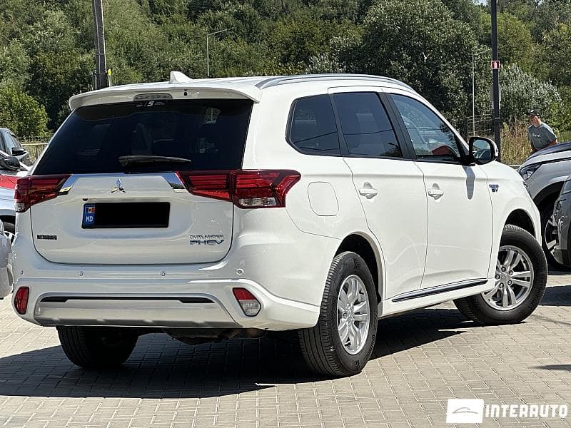 Mitsubishi Outlander 2019 — Миниатюра 3