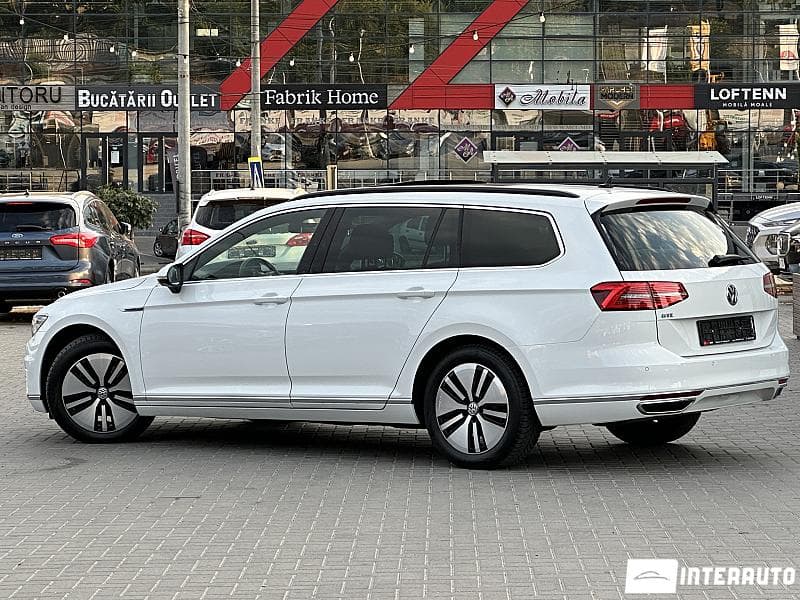 2016 Volkswagen Passat GTE — Miniatură 4