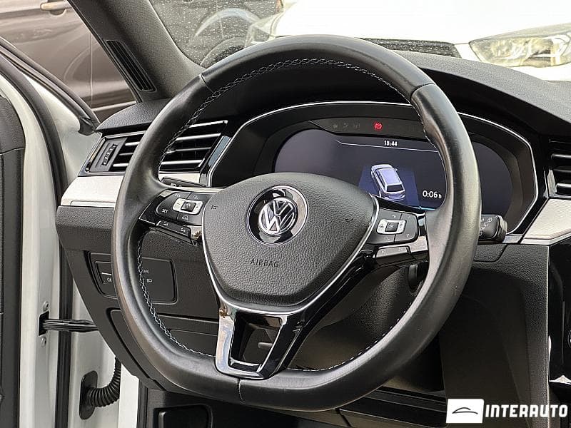 2016 Volkswagen Passat GTE — Miniatură 7