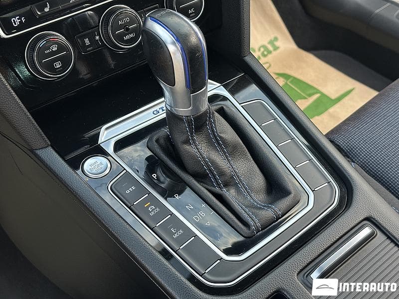 2016 Volkswagen Passat GTE — Miniatură 12