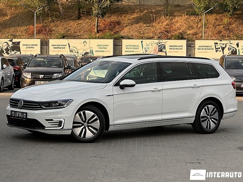 2016 Volkswagen Passat GTE — Miniatură 2