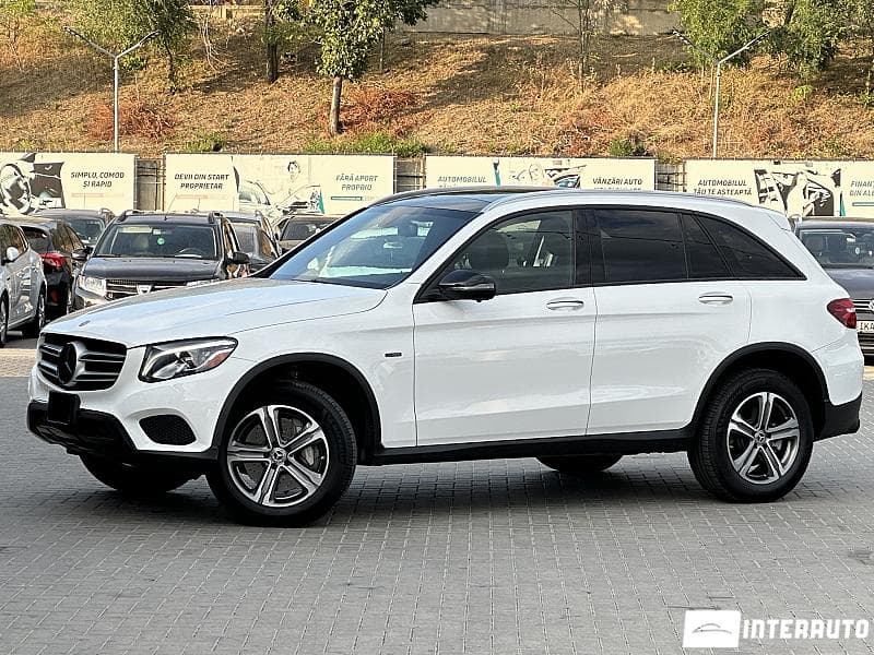2019 Mercedes GLC 350e — Miniatură 2
