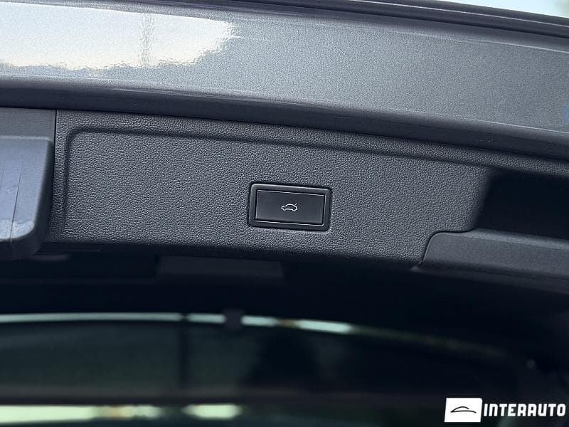 2019 Volkswagen Touareg — Miniatură 14