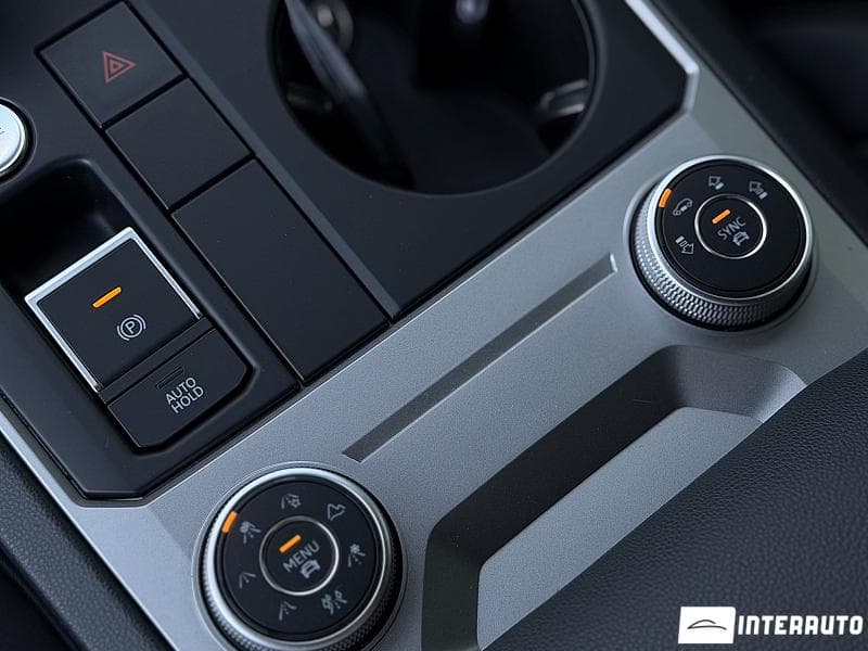2019 Volkswagen Touareg — Miniatură 16