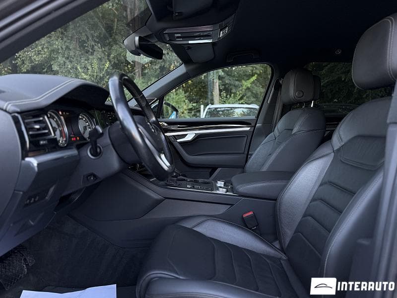 2019 Volkswagen Touareg — Miniatură 9