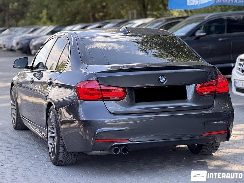 2017 BMW 330E — Miniatură 4
