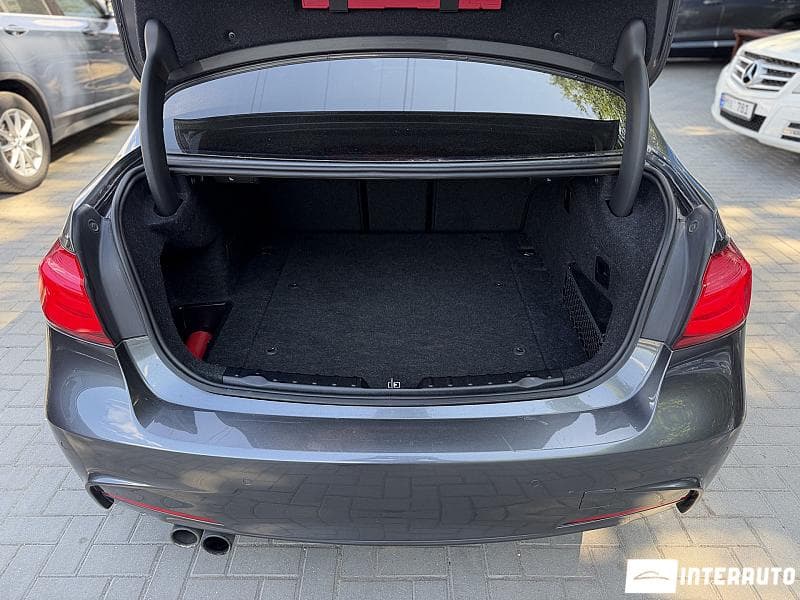 2017 BMW 330E — Miniatură 19