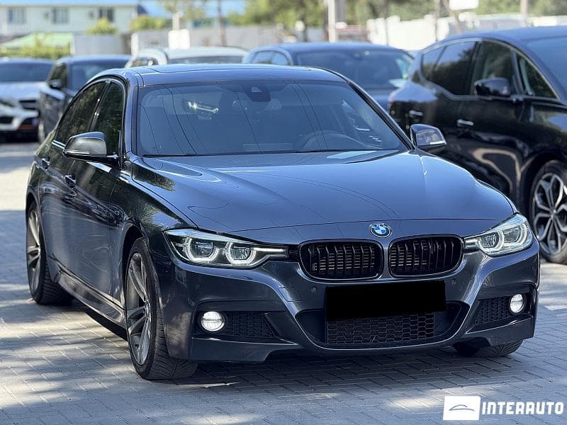 2017 BMW 330E — Miniatură 3
