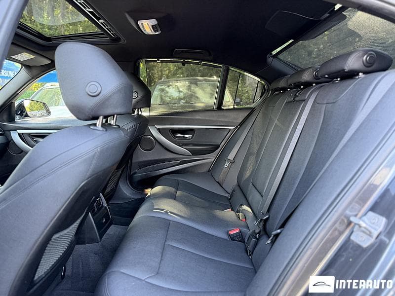 2017 BMW 330E — Miniatură 18