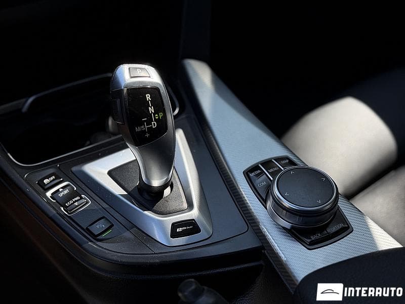 2017 BMW 330E — Miniatură 15