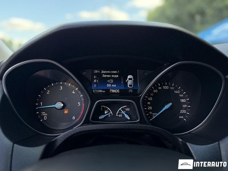2017 Ford Focus — Miniatură 10