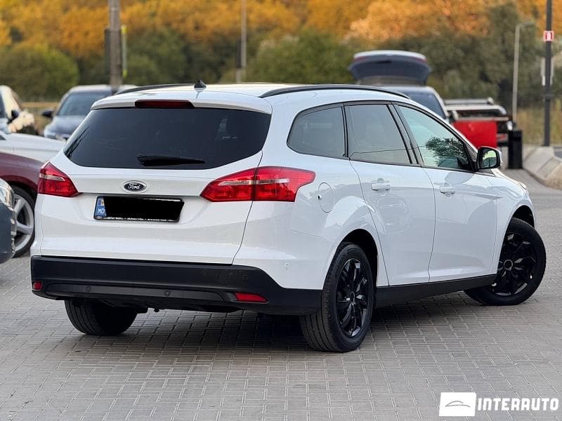 2017 Ford Focus — Miniatură 4