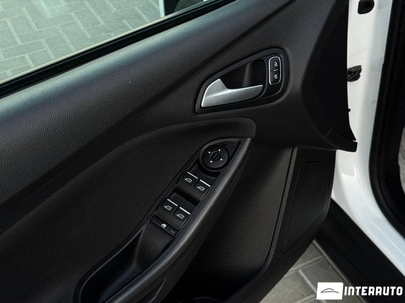 2017 Ford Focus — Miniatură 12