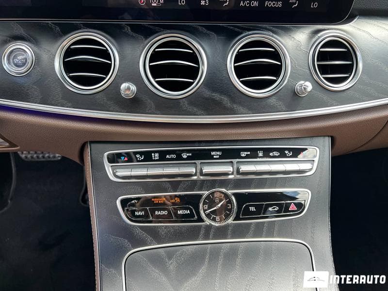 2019 Mercedes E 220 — Miniatură 16