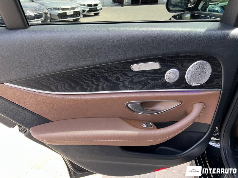 2019 Mercedes E 220 — Miniatură 20