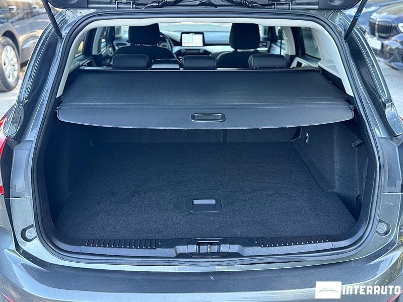 2018 Ford Focus — Miniatură 16