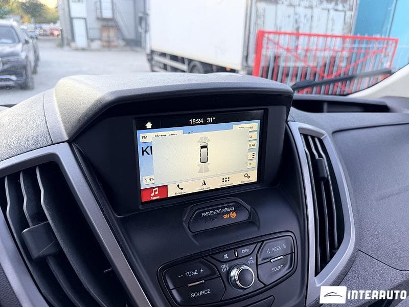 2017 Ford Transit — Miniatură 10