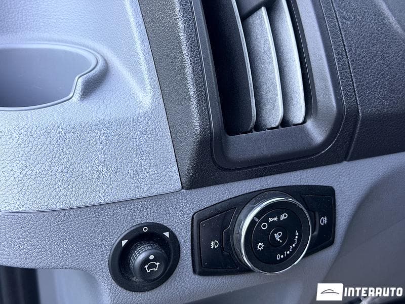 2017 Ford Transit — Miniatură 12