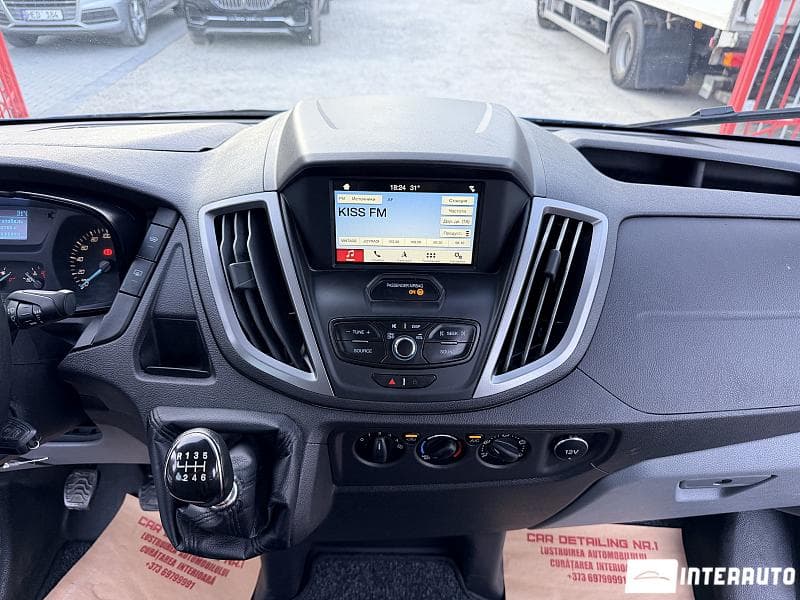 2017 Ford Transit — Miniatură 11