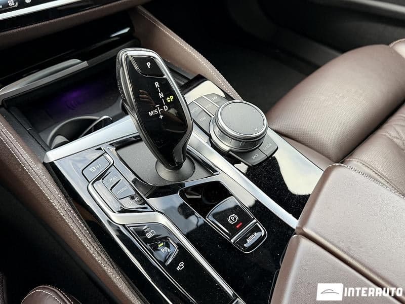 2022 BMW 530e — Miniatură 3