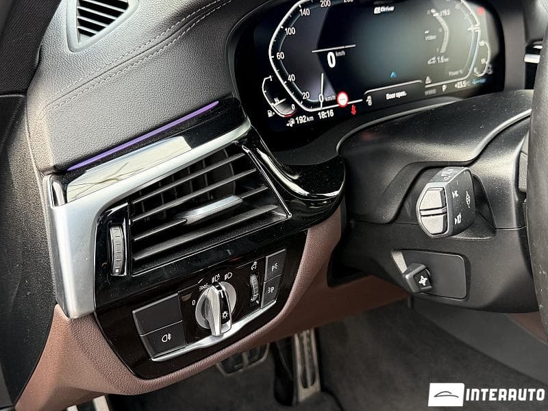 2022 BMW 530e — Miniatură 21
