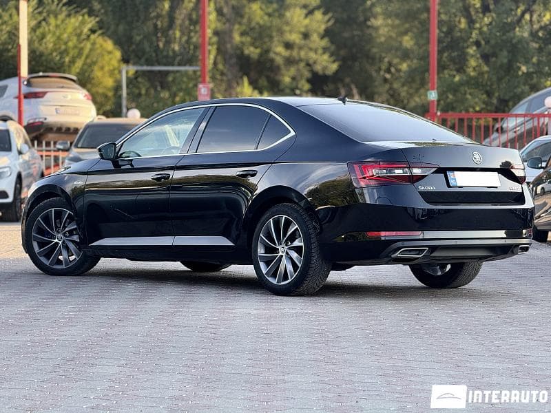 2016 Skoda Superb — Miniatură 3