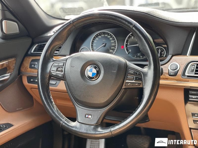 2013 BMW 750 — Miniatură 8