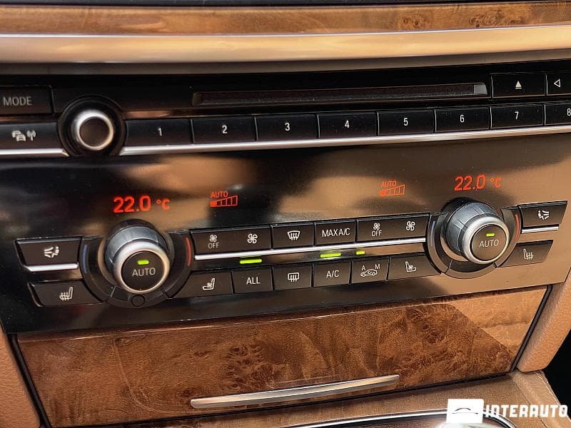 2013 BMW 750 — Miniatură 15