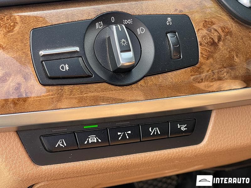 2013 BMW 750 — Miniatură 11