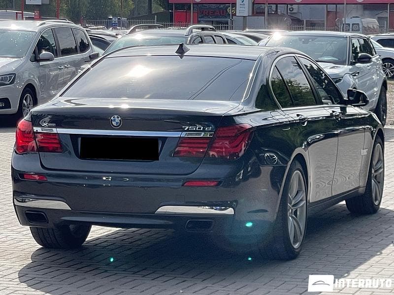 2013 BMW 750 — Miniatură 2