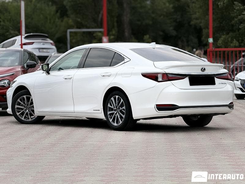 Lexus ES 300h 2022 — Миниатюра 3