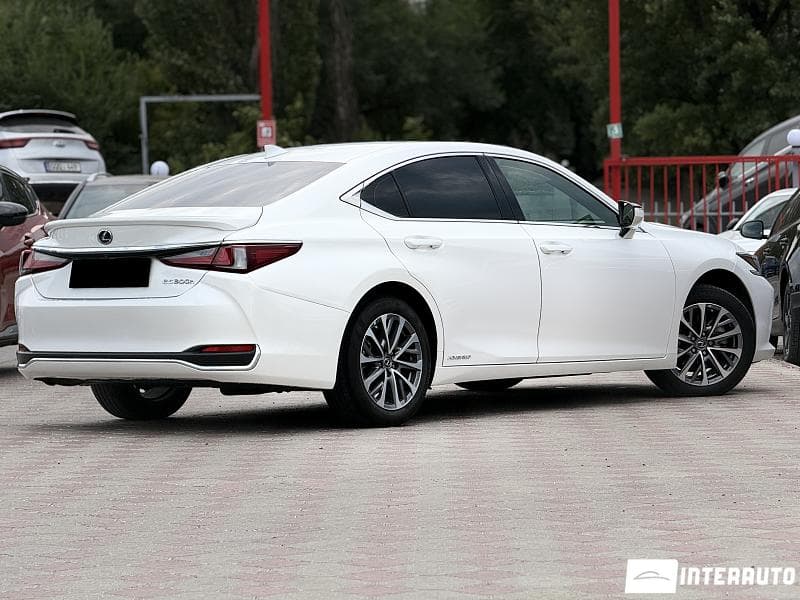 Lexus ES 300h 2022 — Миниатюра 2