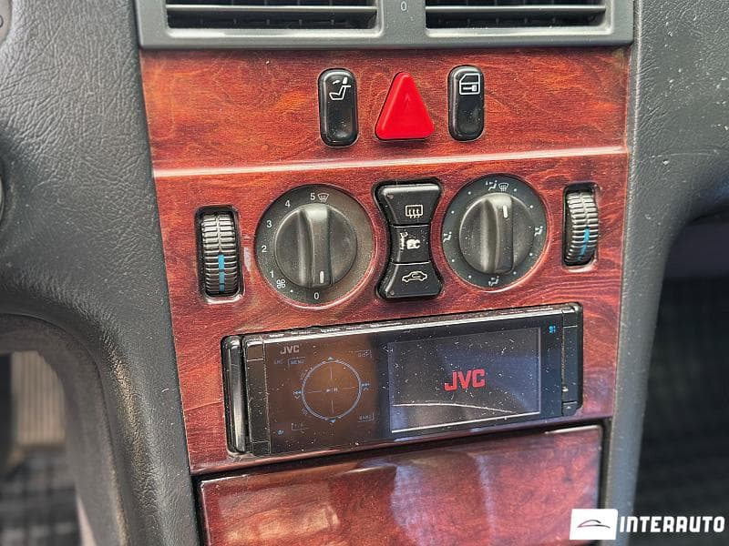 1997 Mercedes E 220 — Miniatură 9