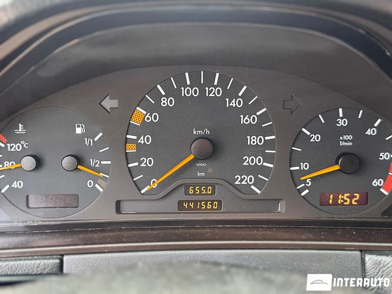 1997 Mercedes E 220 — Miniatură 8