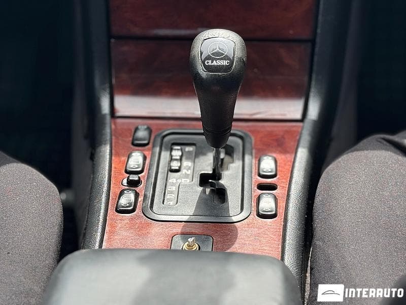 1997 Mercedes E 220 — Miniatură 10