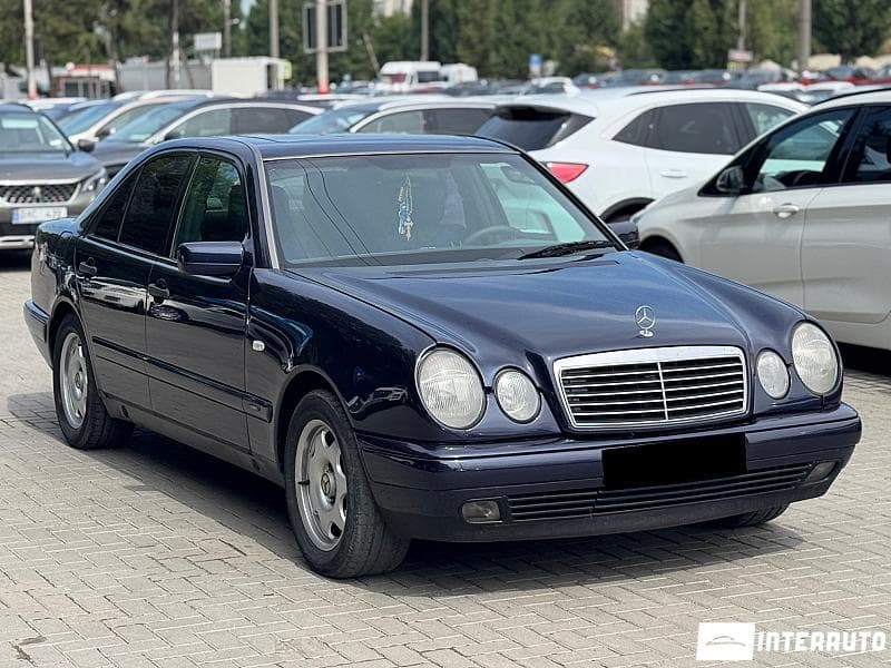 1997 Mercedes E 220 — Miniatură 3