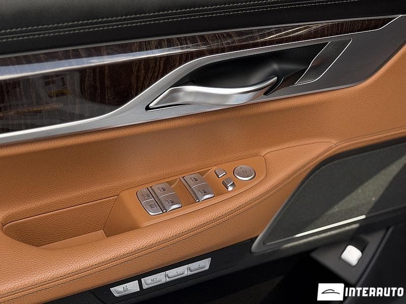 2016 BMW 740e — Miniatură 8