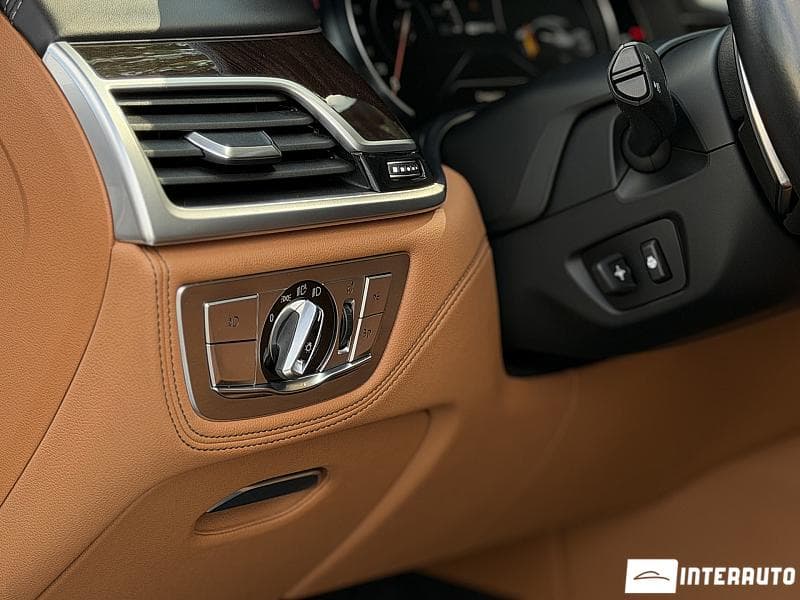 2016 BMW 740e — Miniatură 7