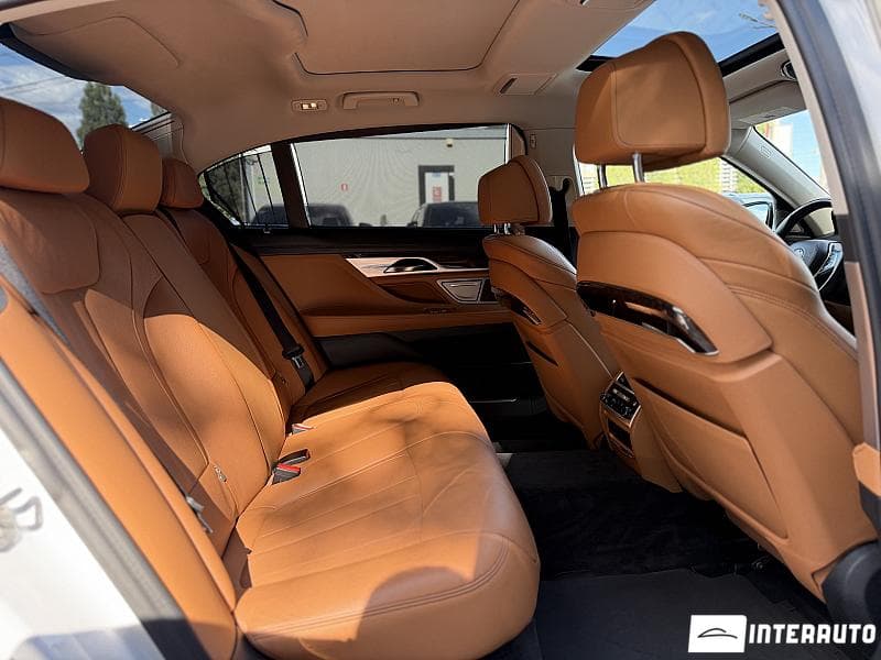 2016 BMW 740e — Miniatură 18