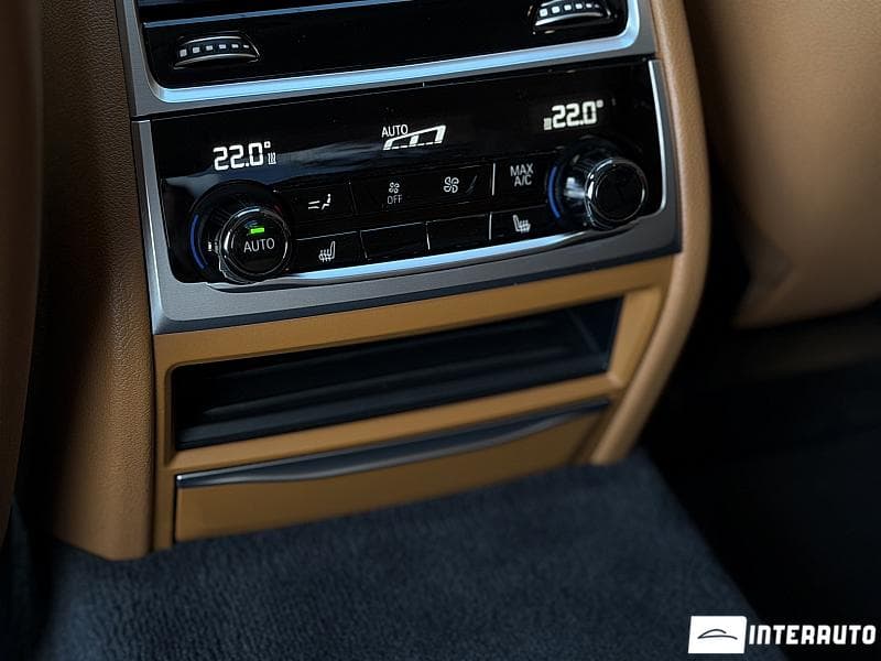 2016 BMW 740e — Miniatură 19