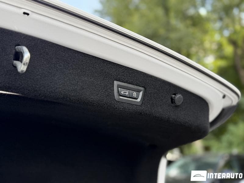 2016 BMW 740e — Miniatură 22