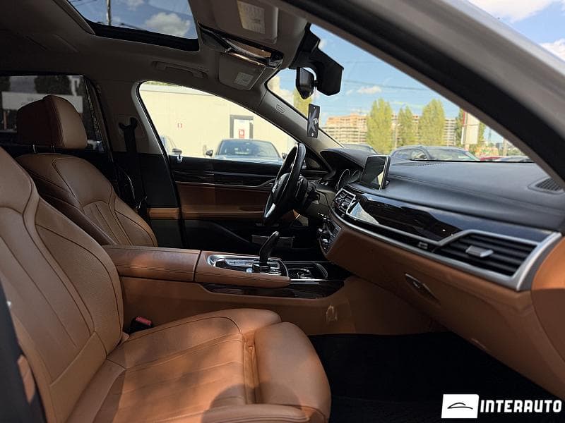 2016 BMW 740e — Miniatură 17