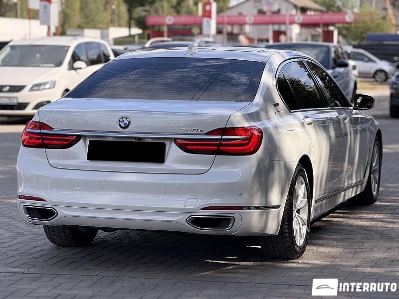 2016 BMW 740e — Miniatură 2